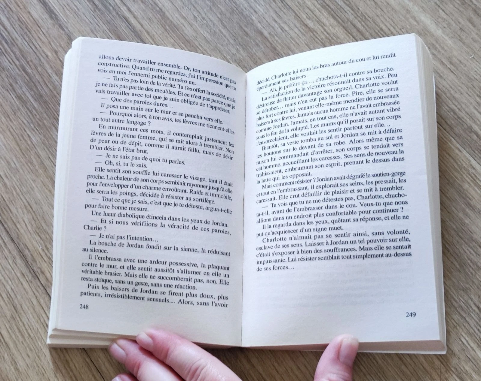 📖 Livro Harlequin Azur 3 romances a amante de don Luis e 2 outros – photo 5